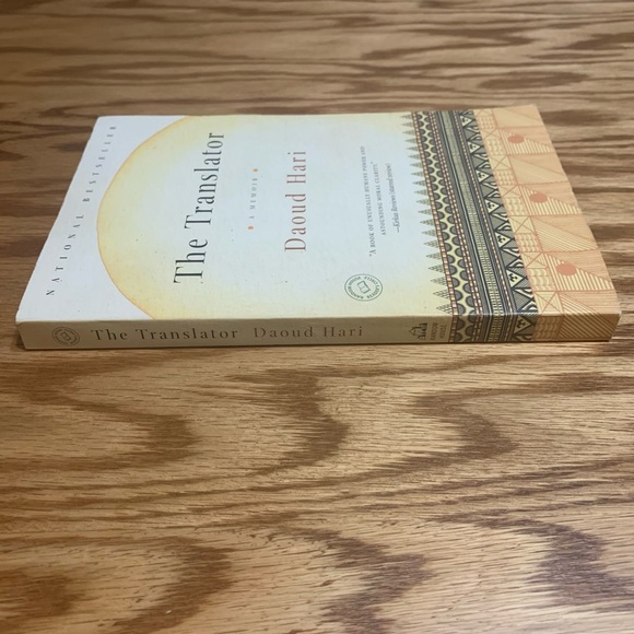 5/$10 📚 The Translator by Daoud Hari | Paperback book - Picture 5 of 5